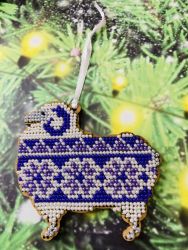 Сами с усами. Набор для вышивания "Барашек белый с фиолетовым орнаментом" 8,5х8, арт. С006-05