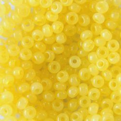 02281 Бисер полупрозрачный светло-желтый (Preciosa)