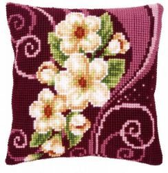 PN-0145701 Подушка "Венок из кремовых цветов" набор для вышивания (Vervaco)